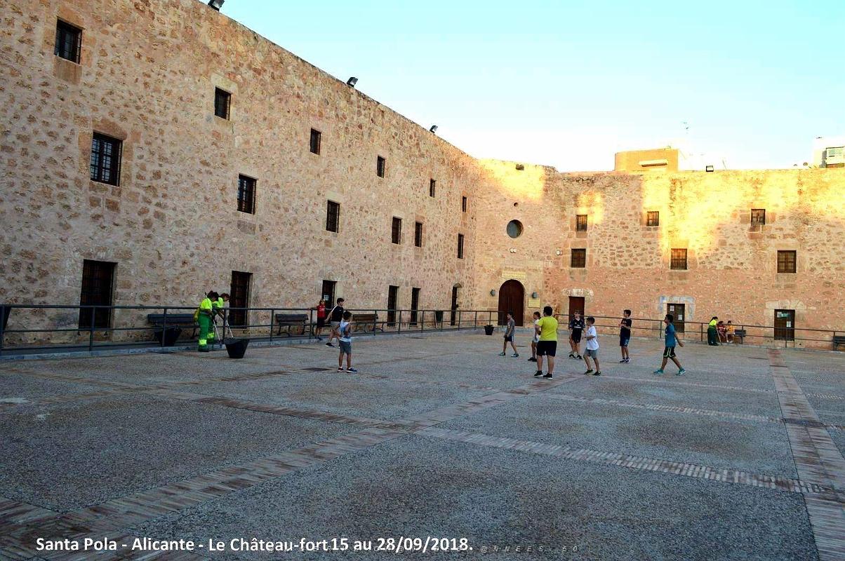 23 SANTA POLA CHATEAU FORT ET PLACE GLORIETA (39).JPG